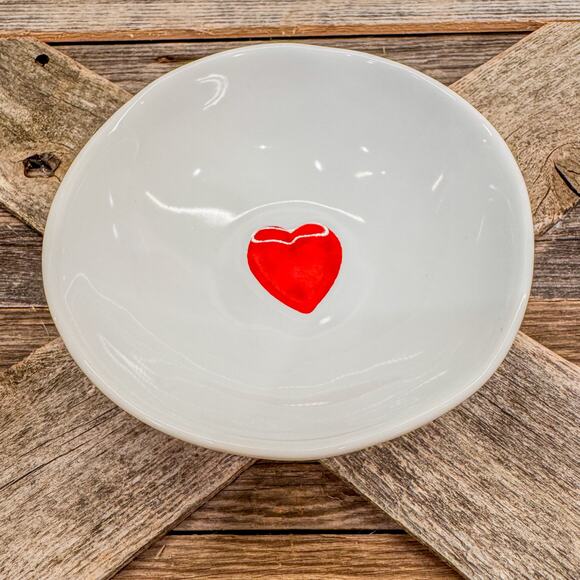 Williams Sonoma, Valentine's Day Heart Bowl, Discontinued Piece, 5 5/8" x 2" - Picture 1 of 9